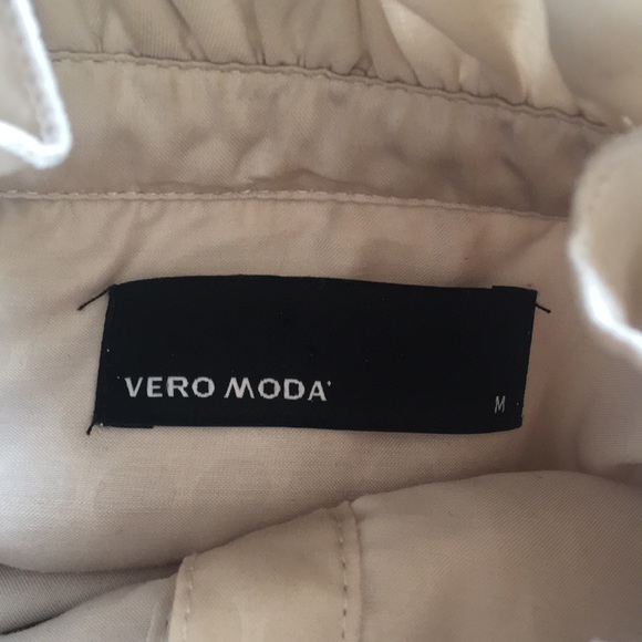 VERO MODA | Ruffle Blouse - Picture 6 of 6